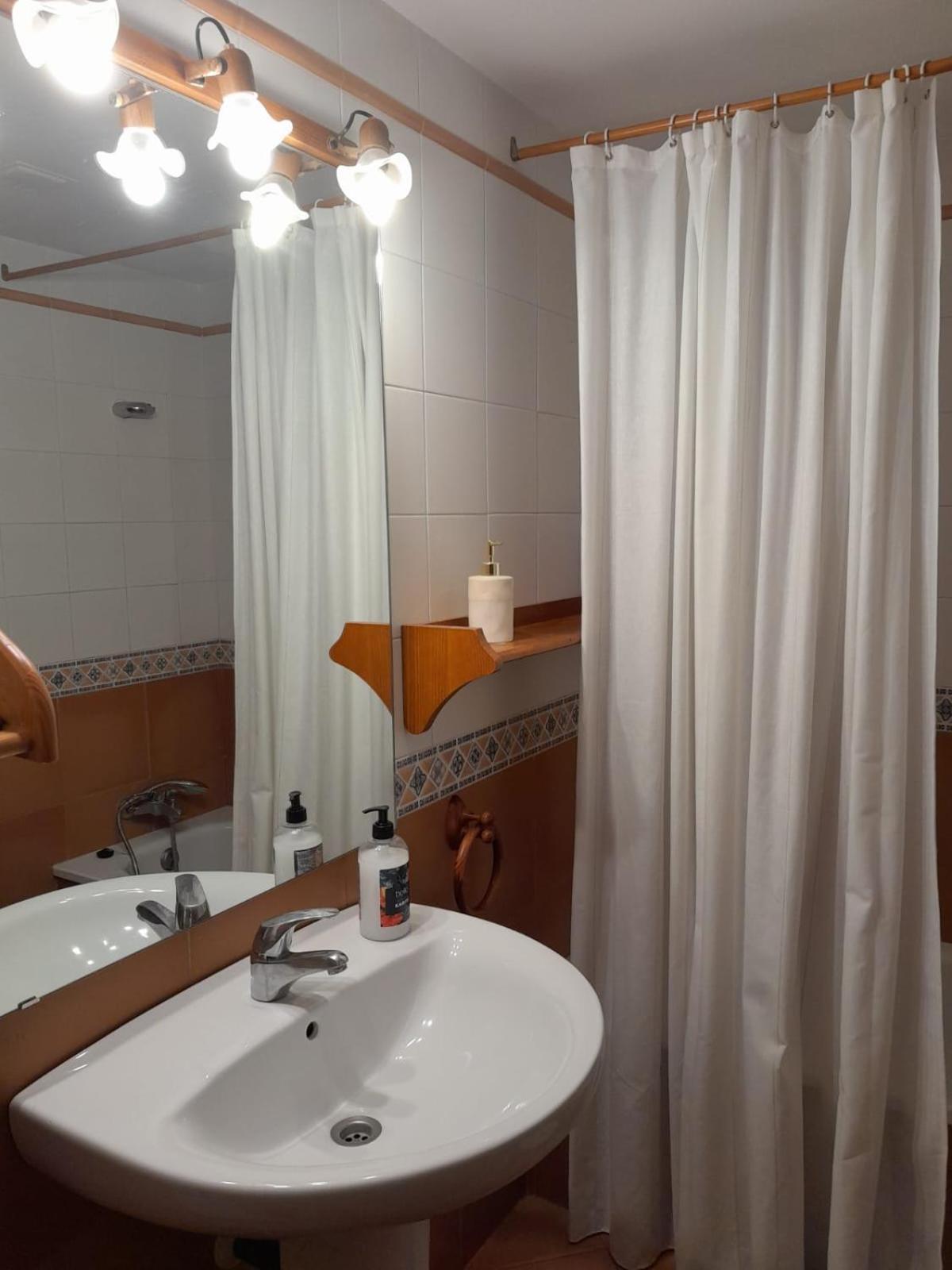 Apartamentos Nevados 24610 Бенаске Экстерьер фото